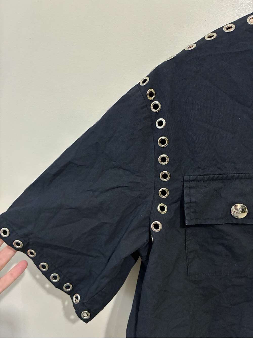 Kate Hewko Short Sleeve Grommet Crop Top Open Back Eyelet Shirt Size XS Black - Picture 5 of 8